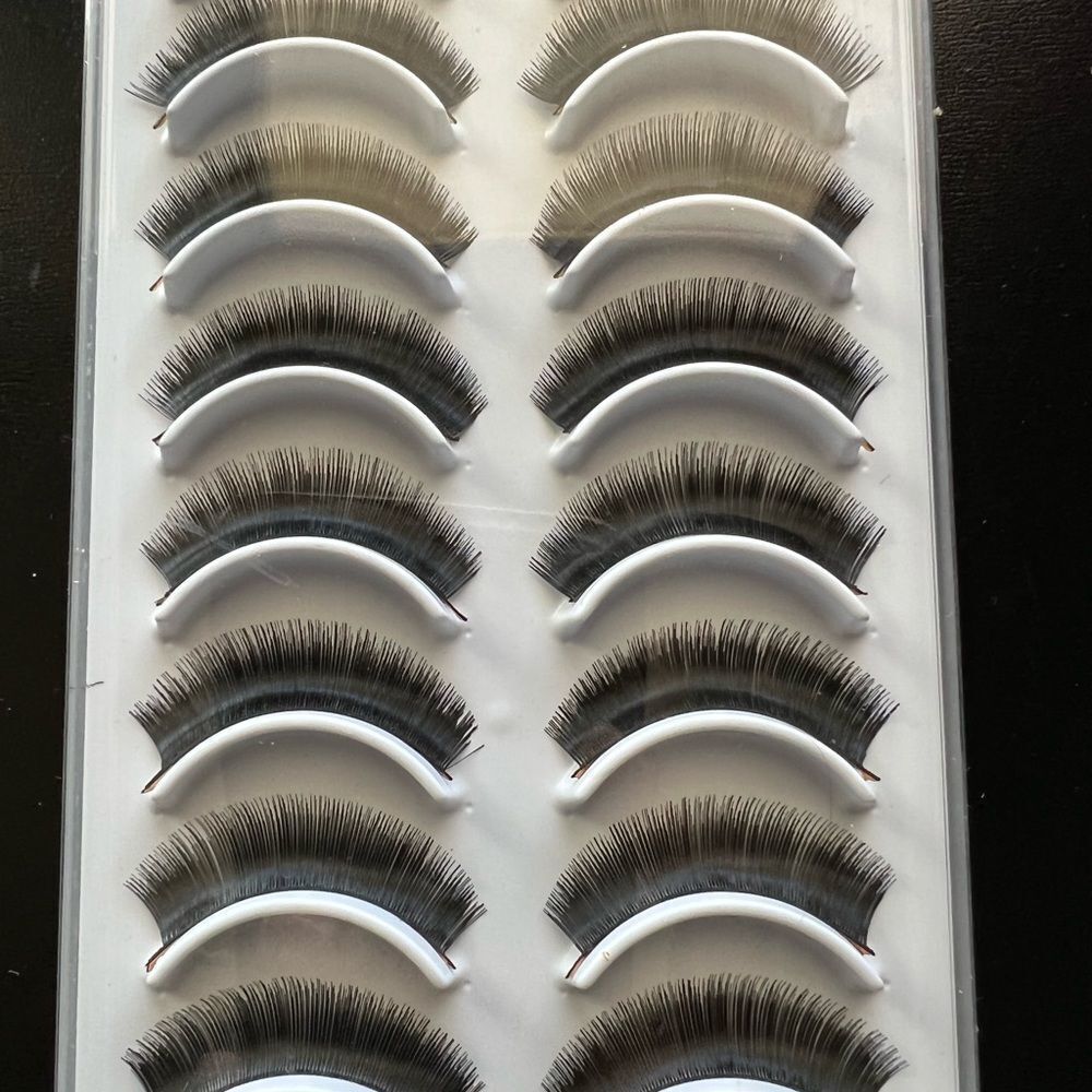 Ultimate lashes # 5  - Picture 4 of 7